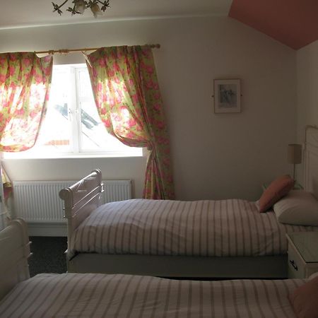 Laragh House B&B Κίλκενι Δωμάτιο φωτογραφία