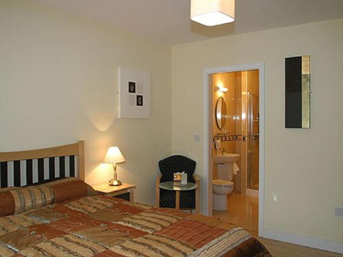 Laragh House B&B Κίλκενι Δωμάτιο φωτογραφία