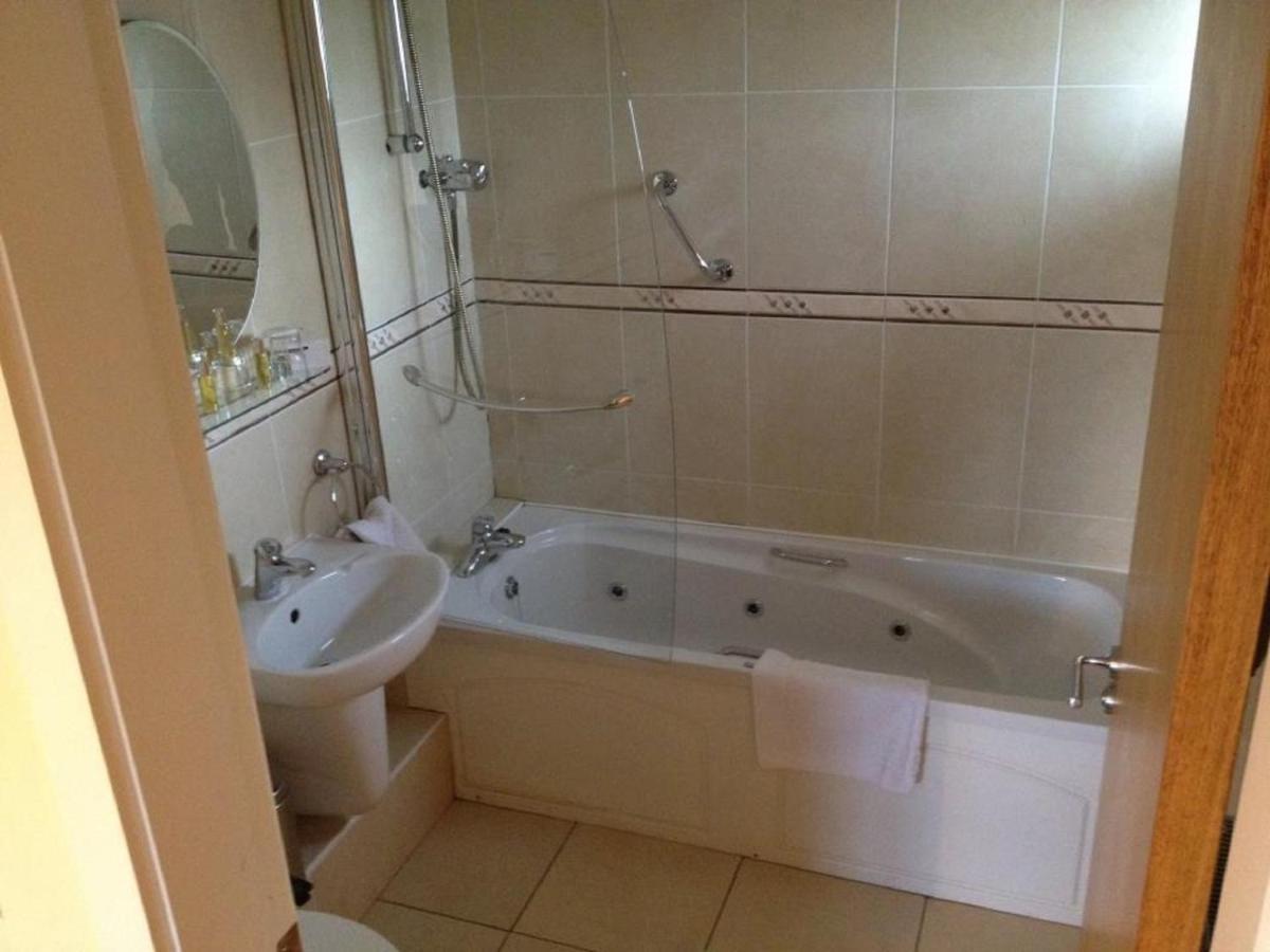 Laragh House B&B Κίλκενι Δωμάτιο φωτογραφία