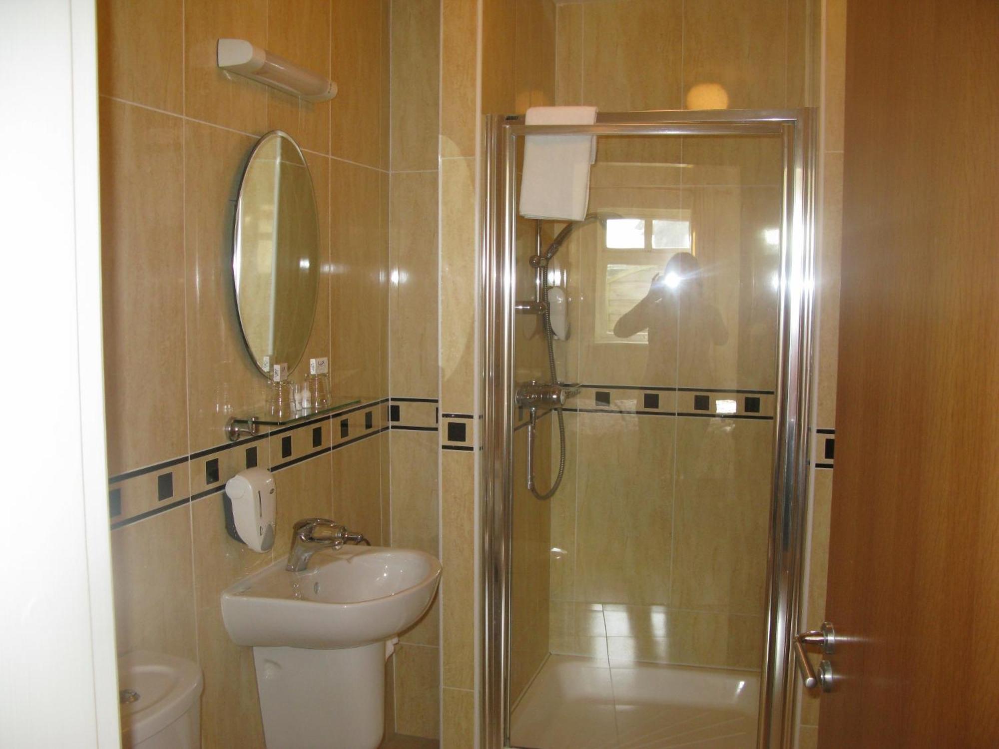 Laragh House B&B Κίλκενι Δωμάτιο φωτογραφία